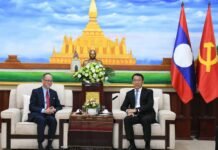 ຫົວໜ້າຄະນະພົວພັນຕ່າງປະເທດສູນກາງພັກ (ຄຕພ) ຕ້ອນຮັບການເຂົ້າຢ້ຽມຂໍ່ານັບ ຂອງເອກອັກຄະລັດຖະທູດສິງກະໂປ