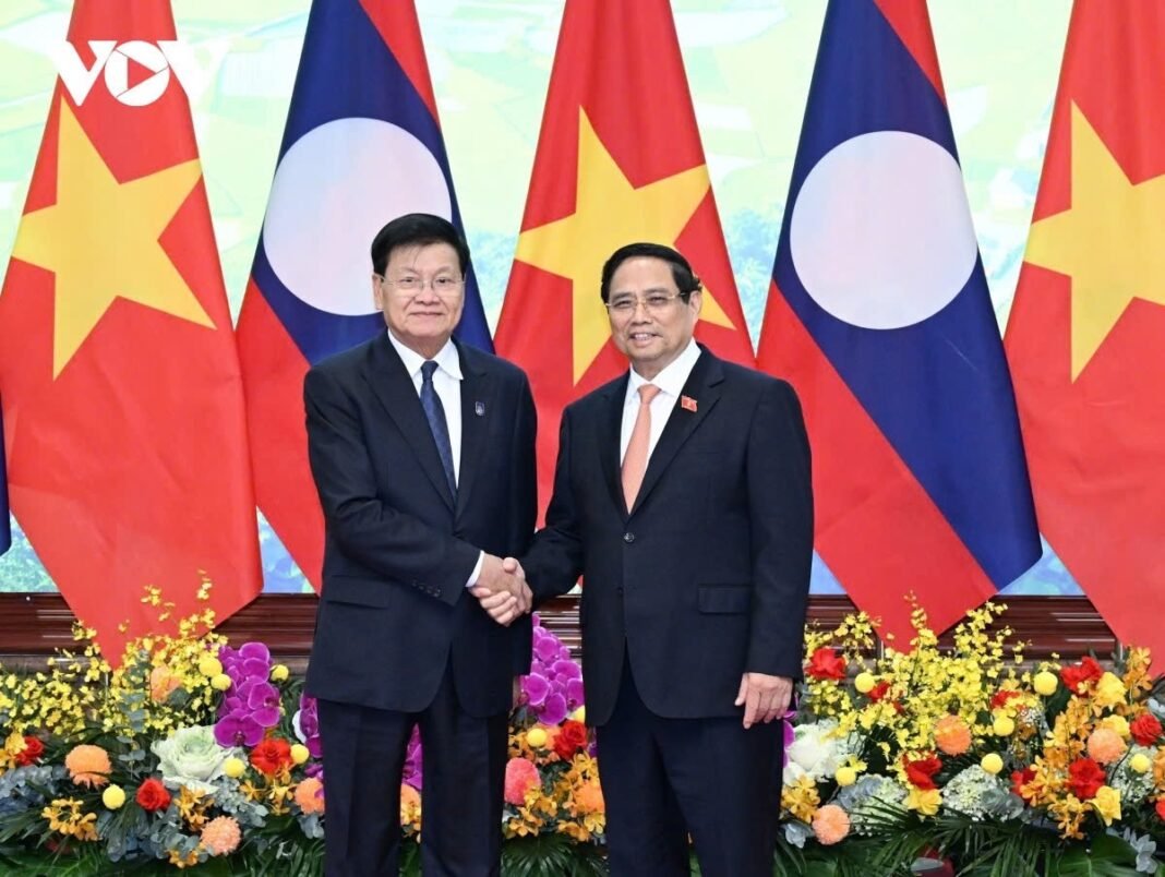 prime_minister_pham_minh_chinh_on_october_24_received_lao_general_secretary_and_president_thongloun_sisoulith_for_hanoi_convention_1