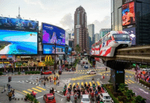 Malaysia partners with the World Bank to develop a US$6 billion renewable energy project in Johor.