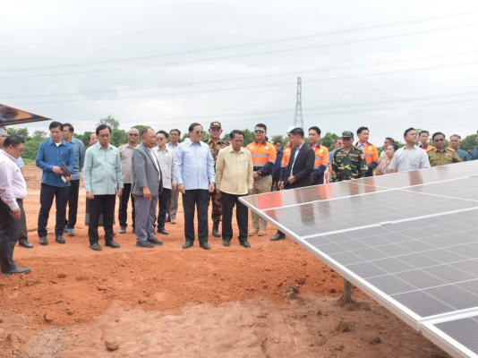 Laos Prime Minister Encourages 100 MW Solar Power Project